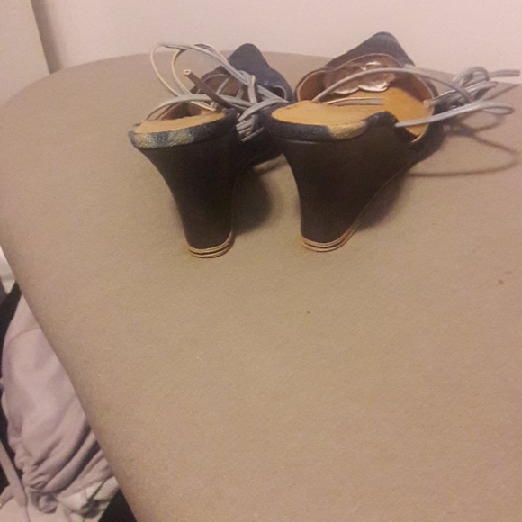 Blue tie wedges - Picture 4 of 8